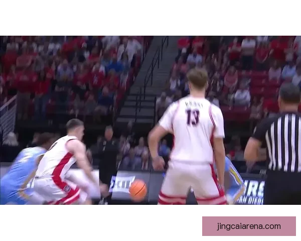 密歇根大学大胜亚利桑那 阿代-玛拉贡献26分9篮板3助攻